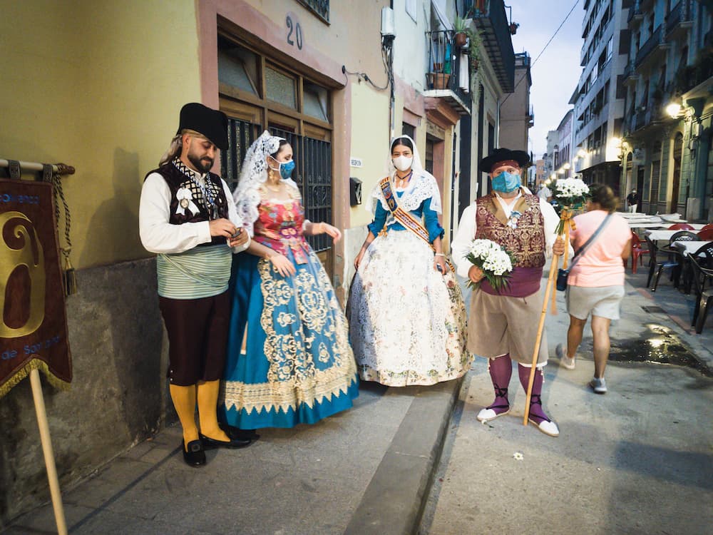 Традиционные одежды на Las Fallas фото