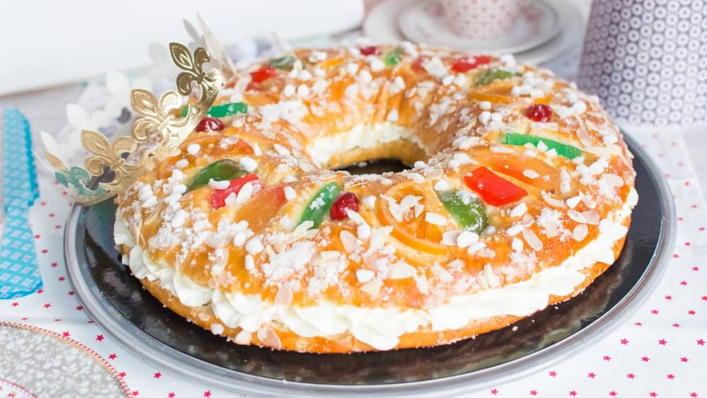 Пирог трёх королей (Roscón de Reyes)