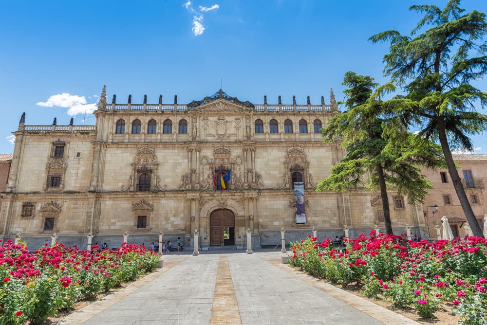 Университет Алкала-де-Энарес Universidad de Alcal&aacute; de Henares (UAH)